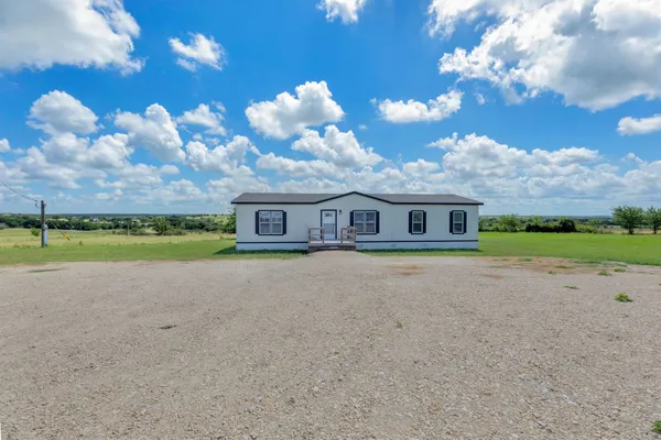 $899,000 | 3739 South Farm-to-Market 2184, Rogers, TX 76569