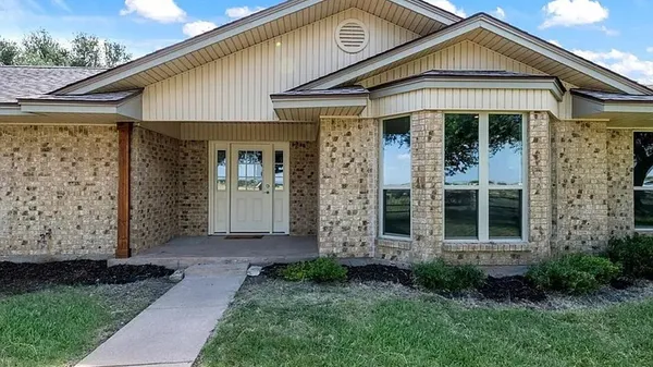 $899,000 | 3739 South Farm-to-Market 2184, Rogers, TX 76569