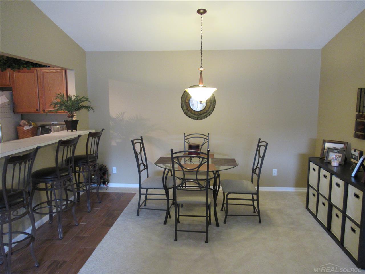 1898 Flagstone Circle Rochester, MI 48307 - Photo 12 of 33 31316534-11.JPG