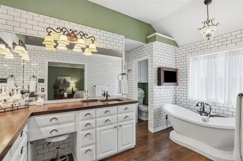 $495,000 | 6913 Allen Pl Drive, Fort Worth, TX 76116