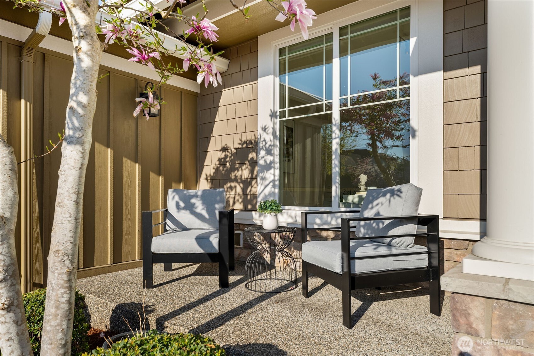 202 Chelan Court Northeast Renton, WA 98059 - Photo 30 of 40 a building outdoor space with outdoor seating