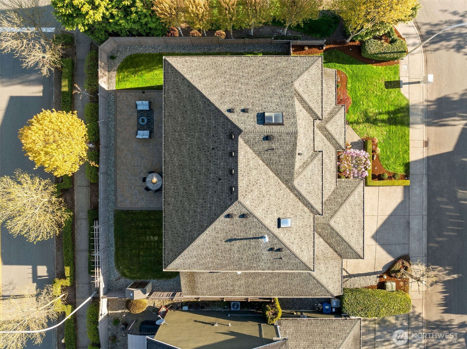 202 Chelan Court Northeast Renton, WA 98059 - Photo 34 of 40 an aerial view of a house