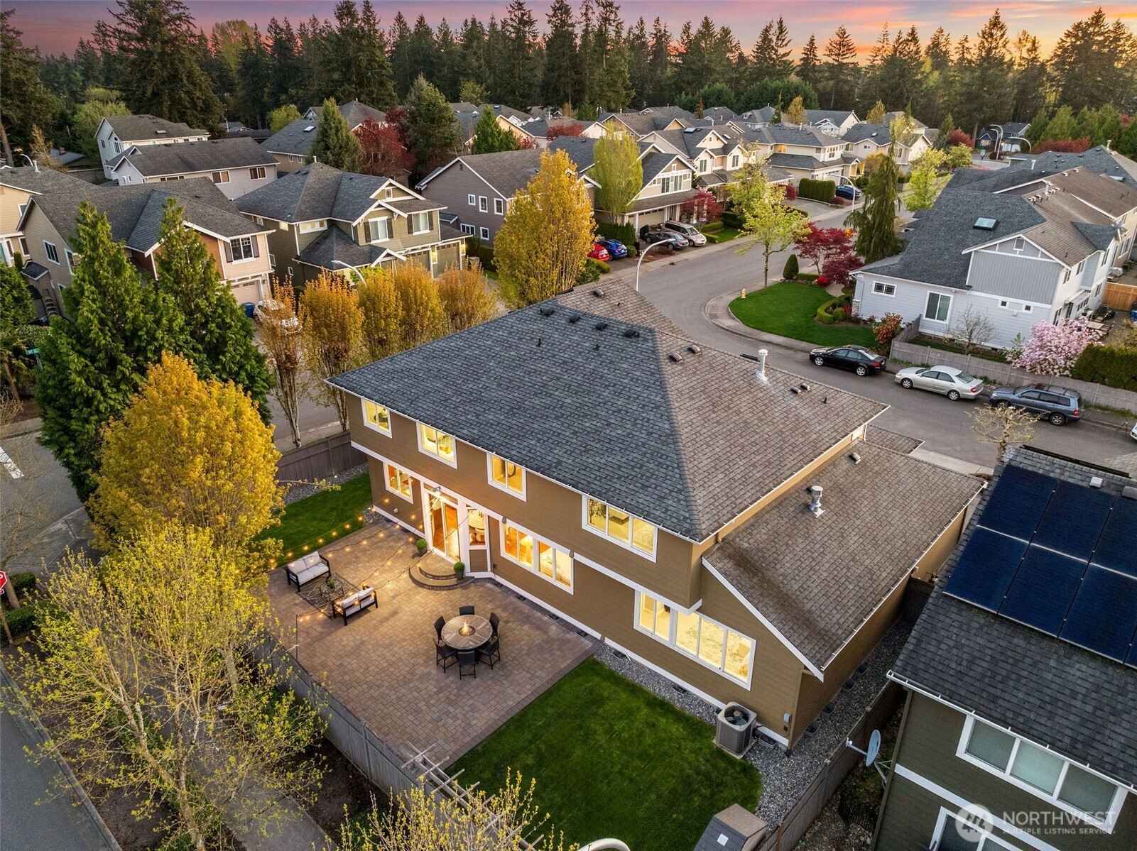 202 Chelan Court Northeast Renton, WA 98059 - Photo 37 of 40 an aerial view of multiple house