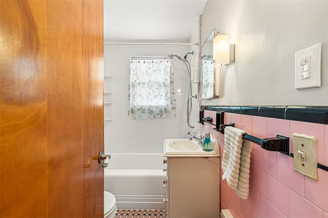 359 Williston Way Pawtucket, RI 02861 - Photo 11 of 46