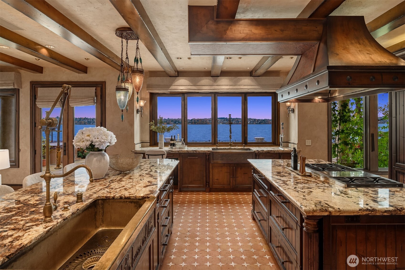 3639 West Mercer Way Mercer Island, WA 98040 - Photo 11 of 40