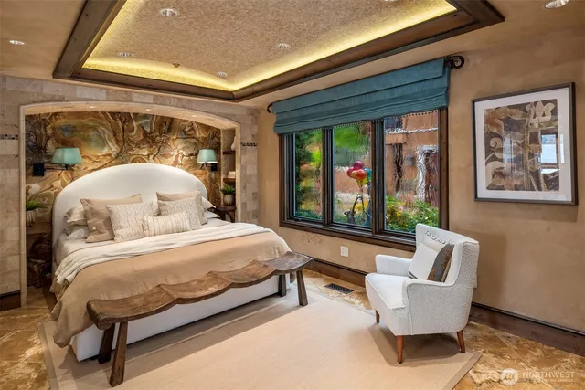 $9,995,000 | 3639 West Mercer Way, Mercer Island, WA 98040