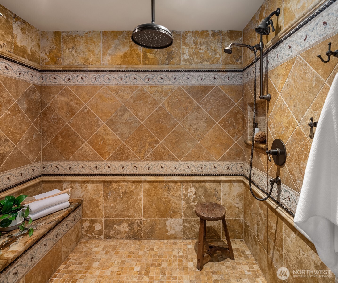 3639 West Mercer Way Mercer Island, WA 98040 - Photo 18 of 40