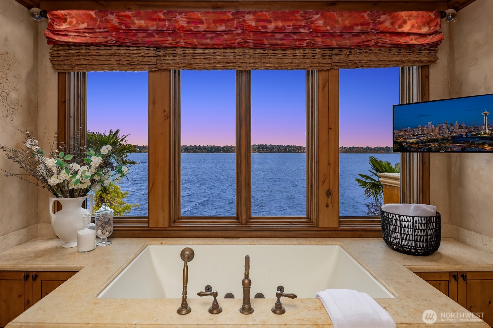 3639 West Mercer Way Mercer Island, WA 98040 - Photo 22 of 40