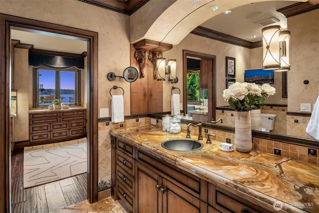 $9,995,000 | 3639 West Mercer Way, Mercer Island, WA 98040