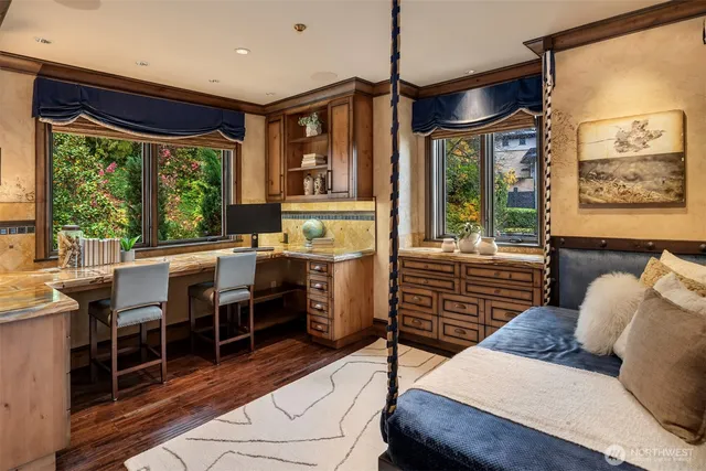 $9,995,000 | 3639 West Mercer Way, Mercer Island, WA 98040