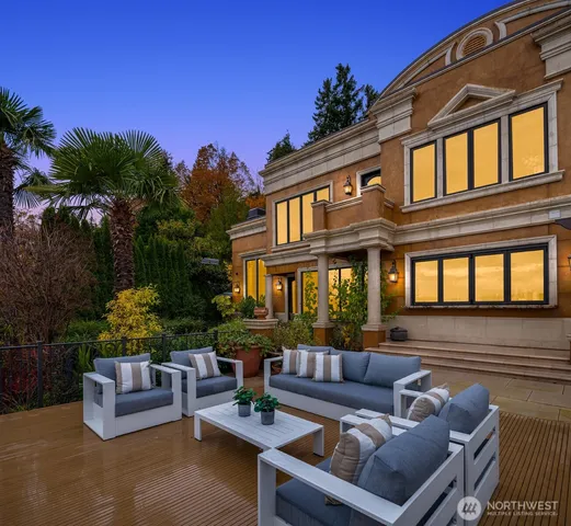 $9,995,000 | 3639 West Mercer Way, Mercer Island, WA 98040