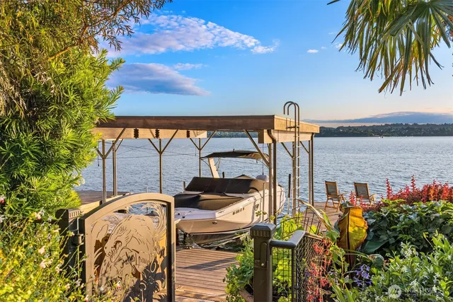 $9,995,000 | 3639 West Mercer Way, Mercer Island, WA 98040