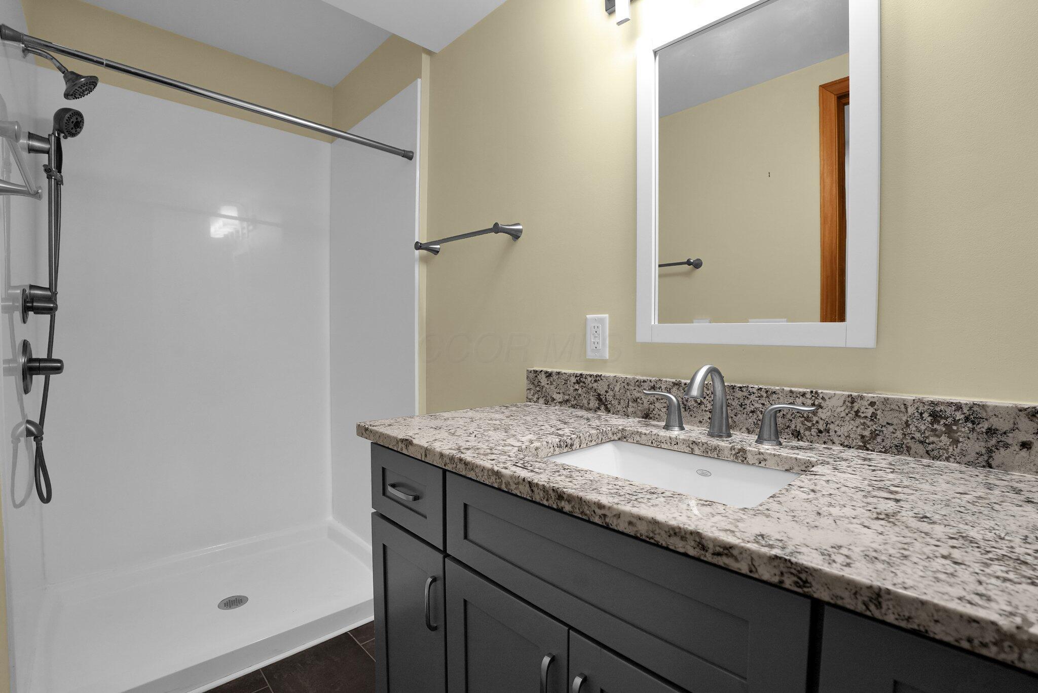 999 East Cooke Road Columbus, OH 43224 - Photo 20 of 76 17-web-or-mls-999-e-cooke-rd