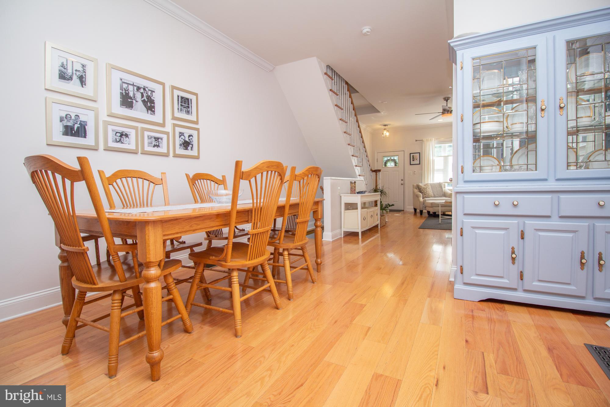 1717 West Ritner Street Philadelphia, PA 19145 - Photo 4 of 35 Gather around the table