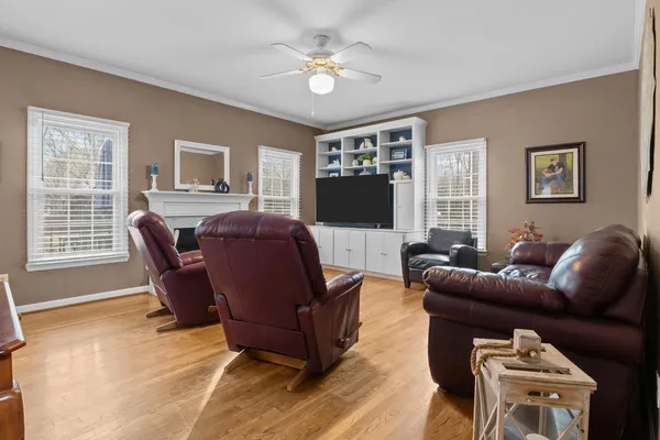 $699,900 | 465 Harpeth Meadows Drive, Kingston Springs, TN 37082
