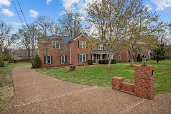 $699,900 | 465 Harpeth Meadows Drive, Kingston Springs, TN 37082