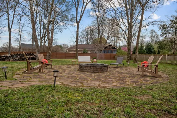 $699,900 | 465 Harpeth Meadows Drive, Kingston Springs, TN 37082