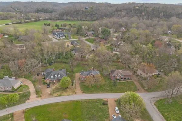 $699,900 | 465 Harpeth Meadows Drive, Kingston Springs, TN 37082