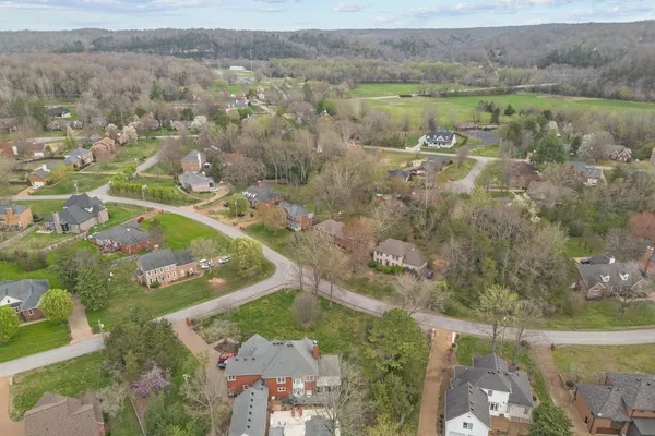 $699,900 | 465 Harpeth Meadows Drive, Kingston Springs, TN 37082