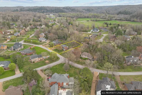 $699,900 | 465 Harpeth Meadows Drive, Kingston Springs, TN 37082