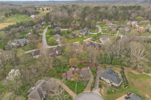 $699,900 | 465 Harpeth Meadows Drive, Kingston Springs, TN 37082