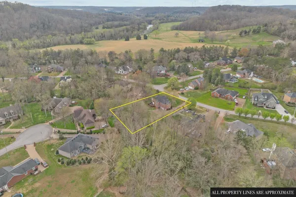 $699,900 | 465 Harpeth Meadows Drive, Kingston Springs, TN 37082