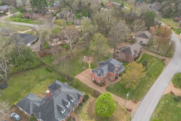 $699,900 | 465 Harpeth Meadows Drive, Kingston Springs, TN 37082