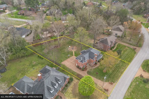 $699,900 | 465 Harpeth Meadows Drive, Kingston Springs, TN 37082