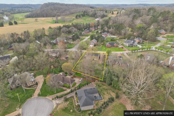 $699,900 | 465 Harpeth Meadows Drive, Kingston Springs, TN 37082