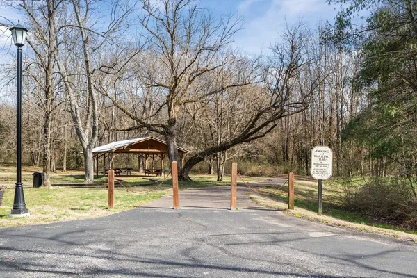 $699,900 | 465 Harpeth Meadows Drive, Kingston Springs, TN 37082