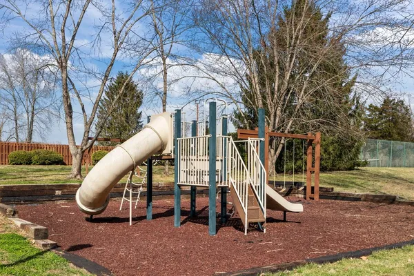 $699,900 | 465 Harpeth Meadows Drive, Kingston Springs, TN 37082