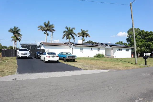 $470,000 | 360 Kismet Avenue, Pahokee, FL 33476
