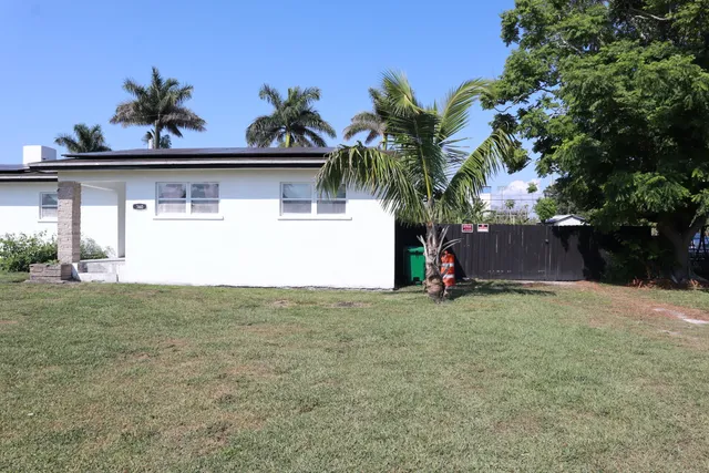 $470,000 | 360 Kismet Avenue, Pahokee, FL 33476