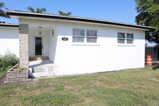 $470,000 | 360 Kismet Avenue, Pahokee, FL 33476