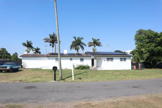 $470,000 | 360 Kismet Avenue, Pahokee, FL 33476