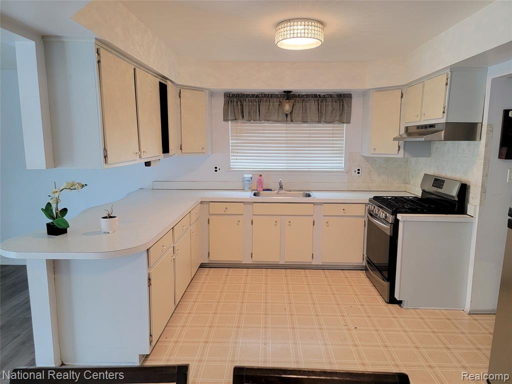 34305 Tyler Drive Sterling Heights, MI 48310 - Photo 8 of 29