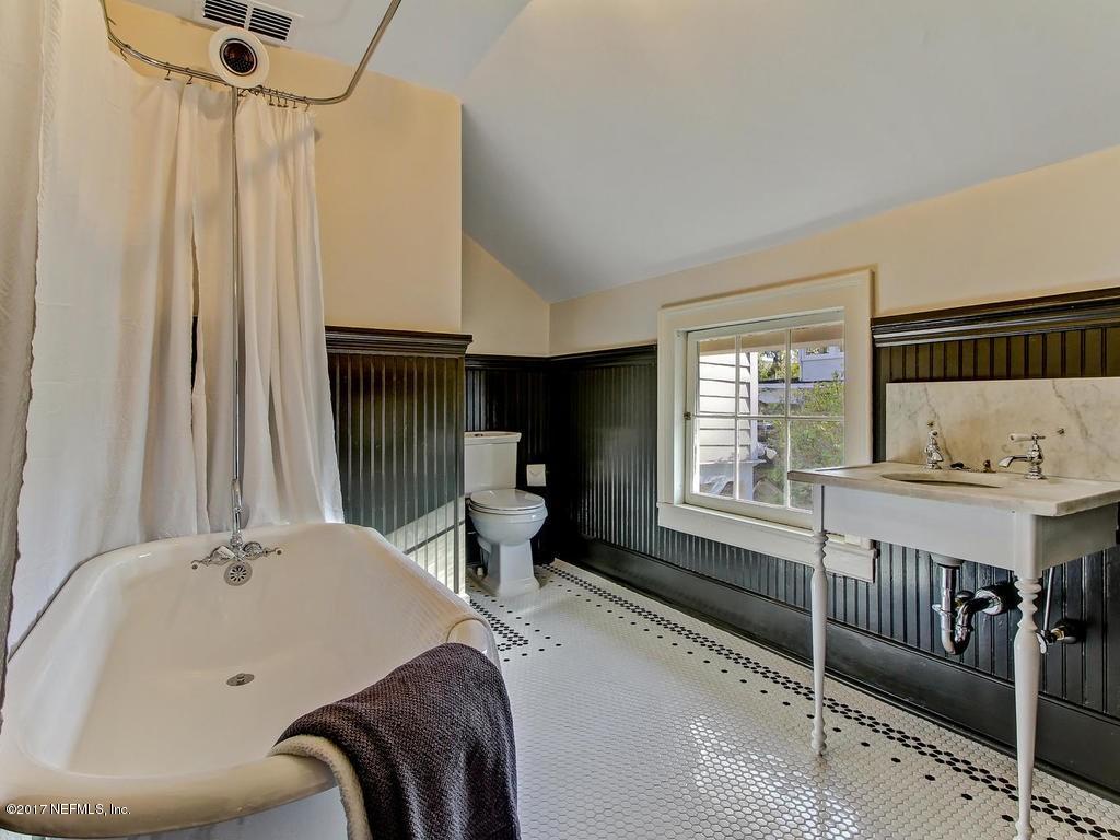 2959 Riverside Avenue Jacksonville, FL 32205 - Photo 41 of 48 Guest suite bath