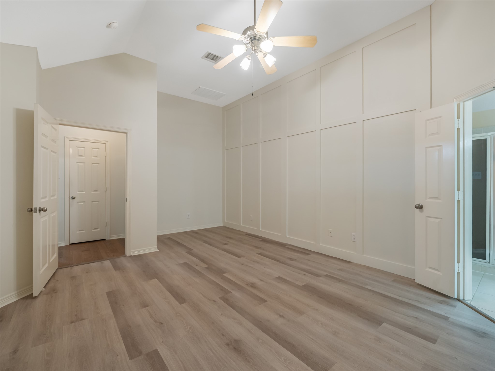 1511 Baldridge Lane Katy, TX 77494 - Photo 26 of 50 an empty room with closet and a ceiling fan