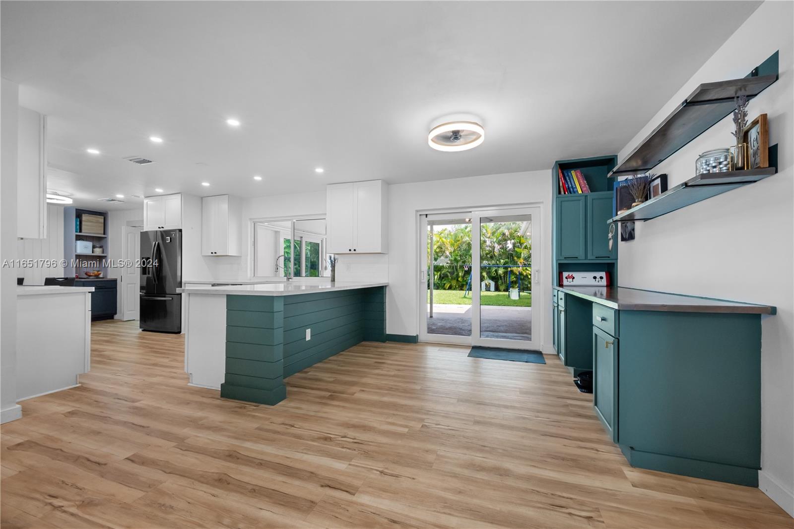 4601 Jackson Street Hollywood, FL 33021 - Photo 2 of 33