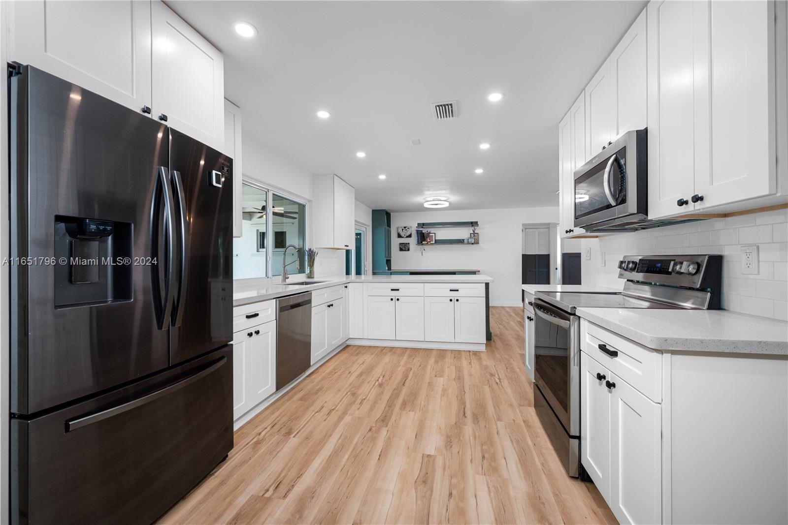 4601 Jackson Street Hollywood, FL 33021 - Photo 3 of 33