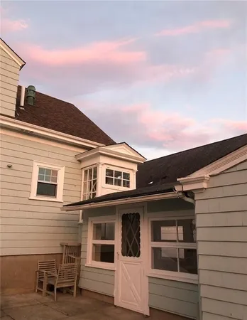 $2,200 | 38 Hilltop Avenue, Unit COTTAGE, Middletown, RI 02842