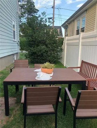 $2,200 | 38 Hilltop Avenue, Unit COTTAGE, Middletown, RI 02842