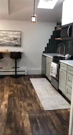 $2,200 | 38 Hilltop Avenue, Unit COTTAGE, Middletown, RI 02842