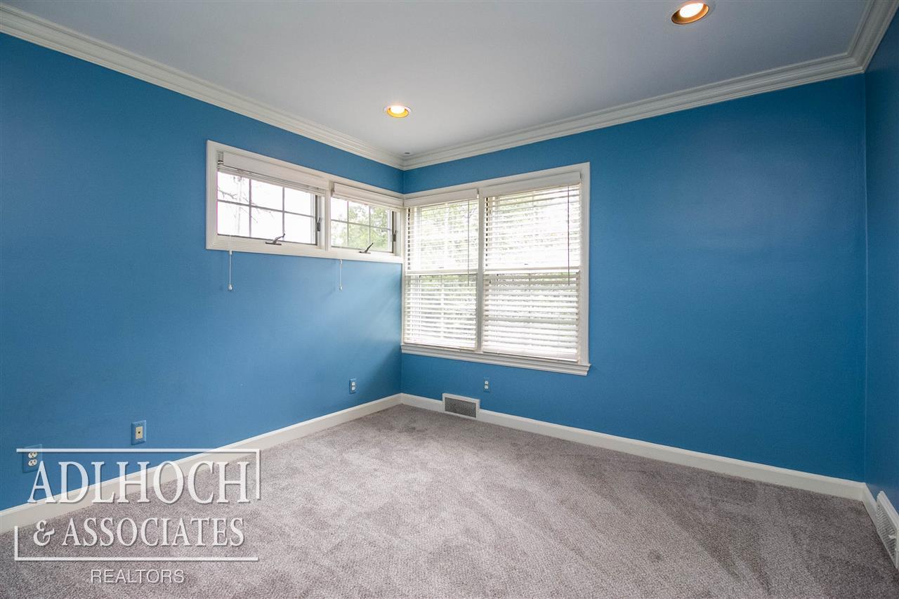 294 Touraine Road Grosse Pointe, MI 48236 - Photo 31 of 52 50010320-34.JPG