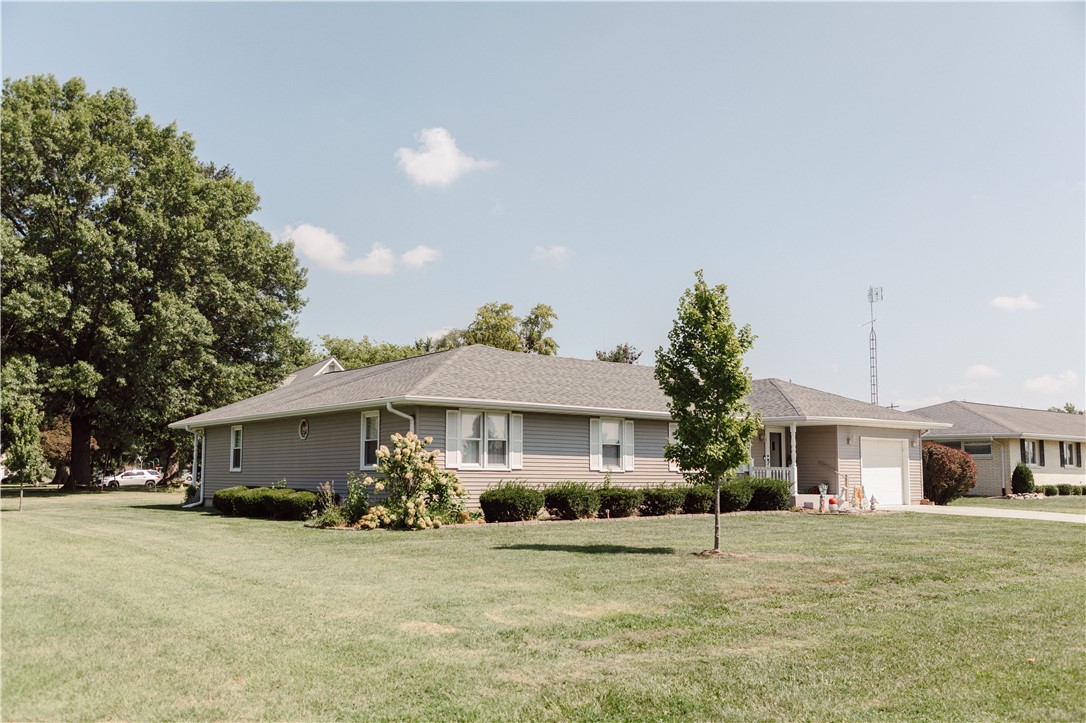 112 West Samuel Street Assumption, IL 62510 - Photo 4 of 19 Gallery Image 4