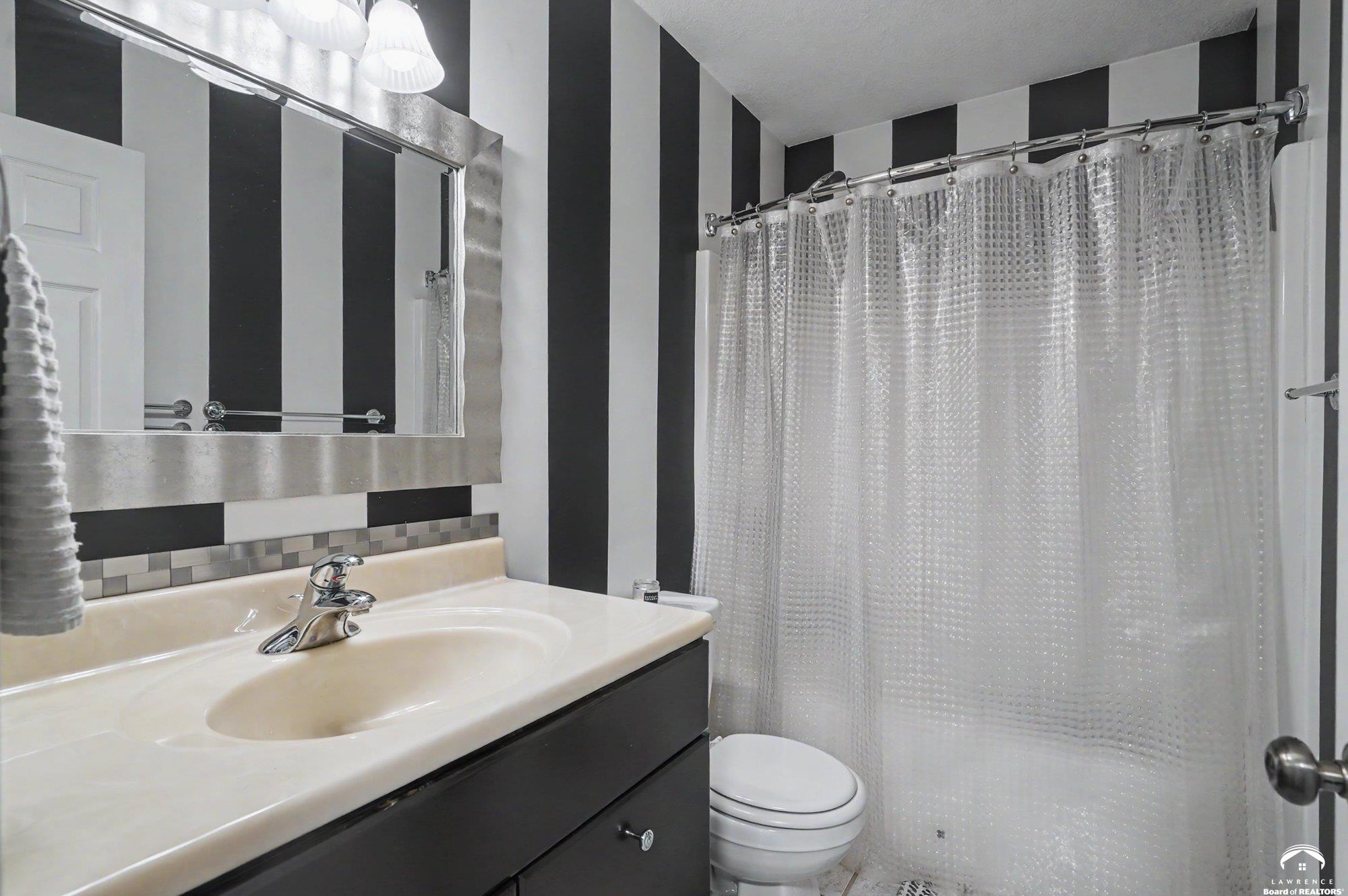 996 East 750th Road Lawrence, KS 66047 - Photo 23 of 65 Gallery Image 23