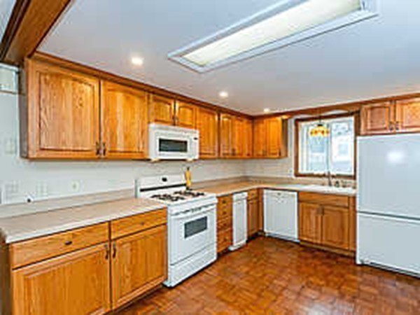 45 Bicknell Road Weymouth, MA 02191 - Photo 3 of 24 Gallery Image 3