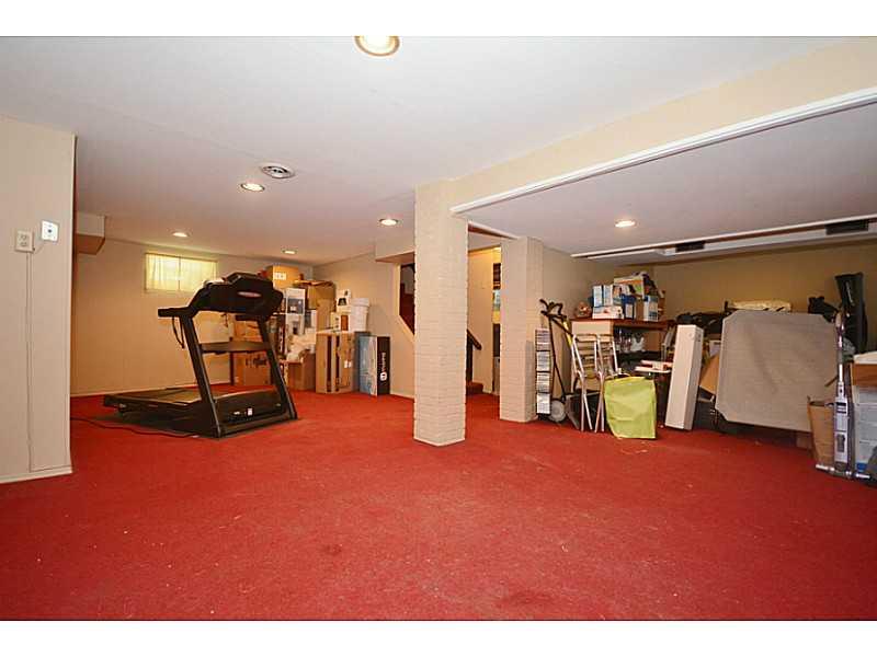 4278 Glen Lytle Road Greenfield, PA 15217 - Photo 19 of 25 Den/Family/Great Room.