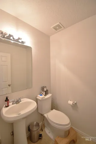 $2,150 | 2707 Colfax Drive, Caldwell, ID 83607