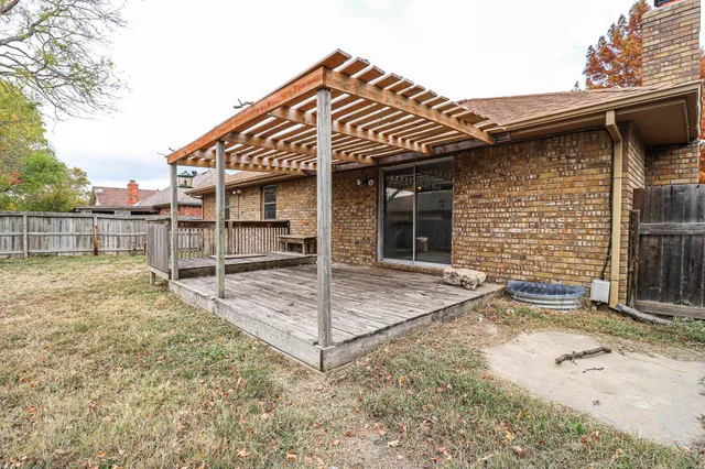 $220,000 | 2215 South Lori Lane, Wichita, KS 67207